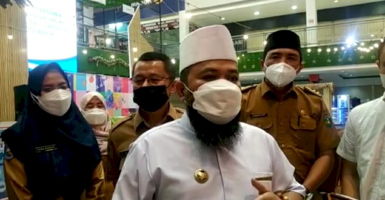 Walikota Helmi Hasan Saat Meninjau Salah Satu Pusat Perbelanjaan Di Kota Bengkulu/Net