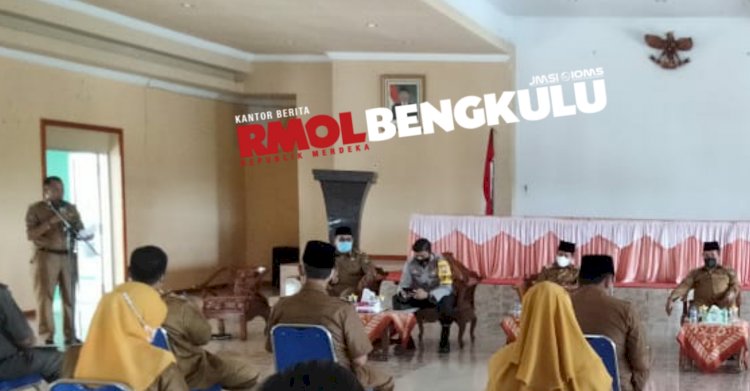 rapat evaluasi Gugus Tugas PPC -19 Kabupaten Lebong di Gedung Aula Sekretariat Daerah (Setda) Kabupaten Lebong, Senin (23/8) kemarin.