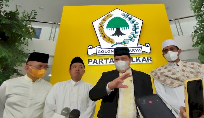 Ketua Umum Partai Golkar, Airlangga Hartarto usai menggelar acara Maulid Nabi Muhammad SAW dan peresmian Masjid Ainul Hikmah di Kantor DPP Partai Golkar/RMOL
