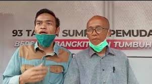 Ketua LSM Front Pembela Rakyat (FPR), Rustam Effendi (kiri)/RMOLBengkulu