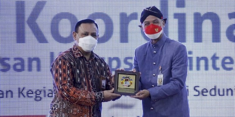 Ketua KPK Firli Bahuri dan Gubernur Jawa Tengah Ganjar Pranowo/Net