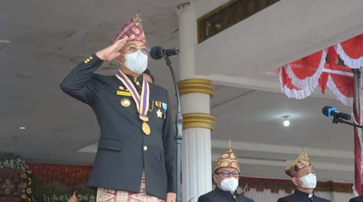 Bupati Bengkulu Selatan Gusnan Mulyadi saat pimpin upacara HUT Bengkulu Selatan ke 73 tahun/RMOLBengkulu