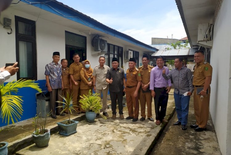 Nampak Ketua Komisi I DPRD Kota, Bambang Hermanto Beserta Anggota Lainnya Saat Mengunjungi Kantor Disnaker Kota Bengkulu, Jalan Basuki Rahmat/RMOLBengkulu