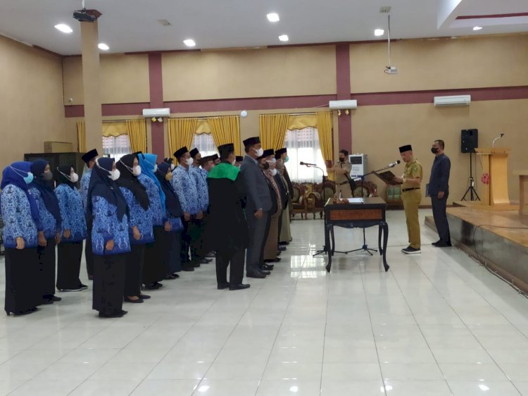 Puluhan Pejabat Eselon III Dan IV Saat Diambil Sumpah Dan Janji Pelantikan di Kantor Walikota Bengkulu/RMOLBengkulu