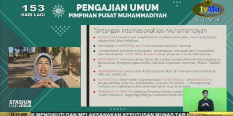 Aktivis Perempuan Muhammadiyah Prof Dr Siti Ruhaini Zuhayati dalam acara Pengajian Umum Muhammadiyah bertajuk “Kalender Islam Global dan Internasionalisasi Muhammadiyah” pada Jumat malam (17/6)/Repro