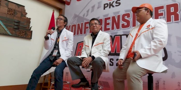 Wakil Ketua Majelis Syuro PKS Sohibul Iman (tengah)/RMOL