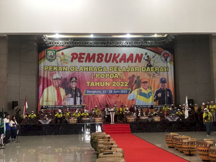 Pekan Olahraga Pelajar Daerah (Popda) Tahun 2022 Provinsi Bengkulu dibuka secara resmi oleh Gubernur Bengkulu Rohidin Mersyah, di Gedung Balai Buntar Bengkulu, Rabu (22/6)/Ist