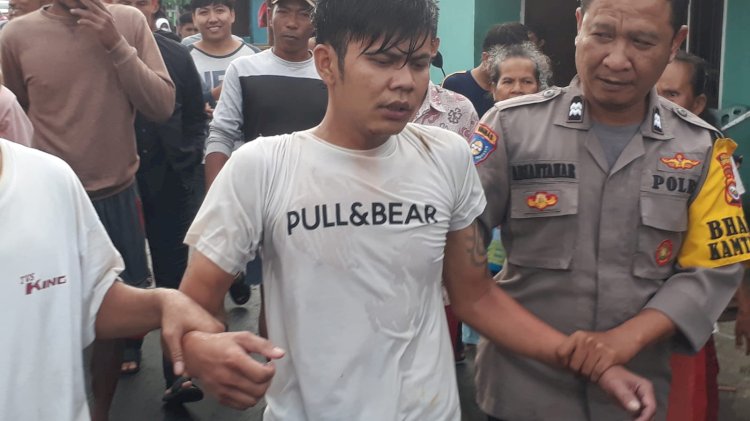 AA Alias Ar (27) seorang pria asal Kecamatan Pendopo Kabupaten Empat Lawang Provinsi Sumatera Selatan kemarin Kamis (04/08) diamankan Anggota Polsek Teluk Segara Polres Bengkulu.