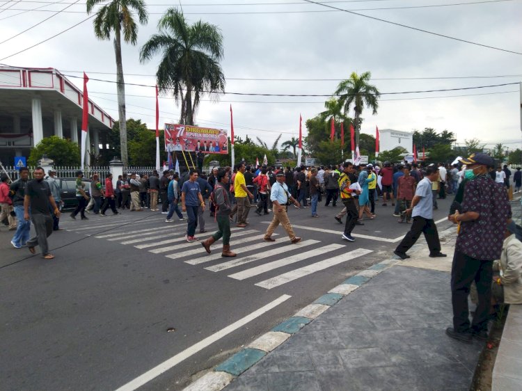 Ratusan buruh geruduk kantor DPRD Provinsi Bengkulu/Ist