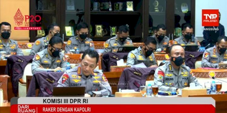 Kapolri Jenderal Listyo Sigit Prabowo bersama jajarannya saat RDP dengan Komisi III di Komplek Parlemen, Senayan, Jakarta, Rabu (24/8)/ Repro