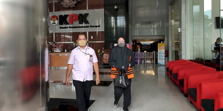 Ade Yasin mengenakan rompi tahanan KPK usai diperiksa sebagai tersangka suap/RMOL