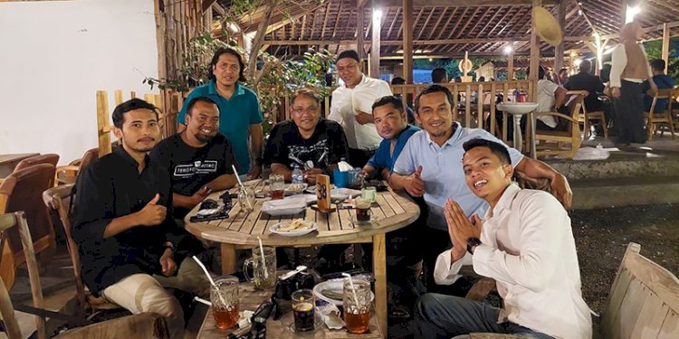 Ketua Umum JMSI Teguh Santosa bersama pengurus daerah JMSI Bali/Ist