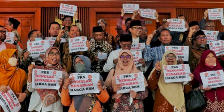 Partai Keadilan Sejahtera (PKS) menyatakan penolakan atas kenaikan BBM/Net