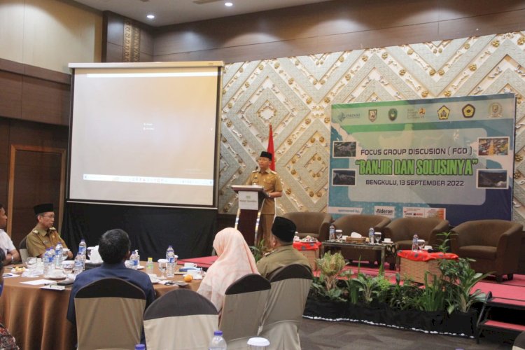 Focus Group Discussion (FGD) Penanggulangan Banjir di wilayah Provinsi Bengkulu Tahun 2022 dan Penanggulangan Pasca Bencana Alam Yang Terjadi di Provinsi Bengkulu Tahun 2022, di aula salah satu hotel kawasan Sawah Lebar Kota Bengkulu/MC