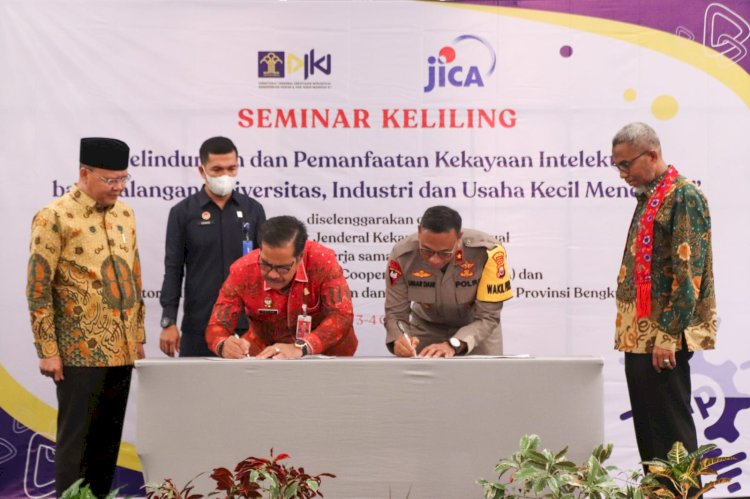 Seminar Keliling Kekayaan Intelektual serta Penyerahan Sertifikat Indikasi Geografis, Kanwil Kemenkumham Provinsi Bengkulu, di Mercure Hotel Padang Jati Kota Bengkulu, Senin (03/10)/MC
