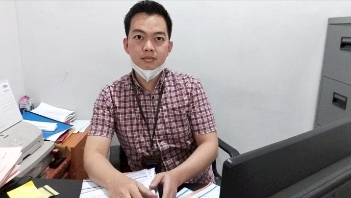 Oknum Karyawan BANK BRI KCP Tais yang menghalangi tugas wartawan/RMOLBengkulu