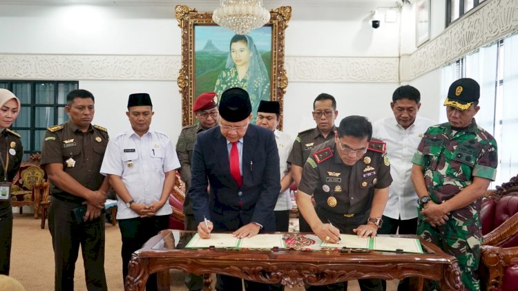 Pemerintah Provinsi (Pemprov) Bengkulu dan Kejaksaan Tinggi (Kejati) Bengkulu resmi melakukan penandatanganan MoU terkait dengan Balai Rehabilitasi Penyelesaian Penanganan Perkara Narkotika/MC