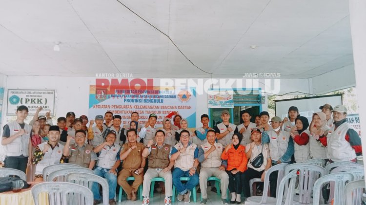 Foto bersama usai penguatan Destana Sukasari/RMOLBengkulu