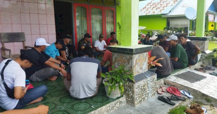 Kepala DKP Bengkulu, Syafriandi Saat Bertemu Dengan Nelayan Di Pulau Enggano/RMOLBengkulu