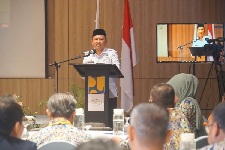 Sekretaris Daerah (Sekda) Provinsi Bengkulu Hamka Sabri menghadiri acara Seminar Daerah dalam rangka Hari Jalan dan Hari Bhakti PUPR ke 77 tahun 2022/MC