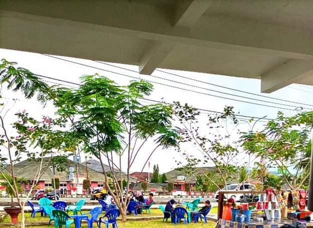 Tampak para pengunjung Taman Karang Nio, salah satu titik wifi gratis/RMOLBengkuly