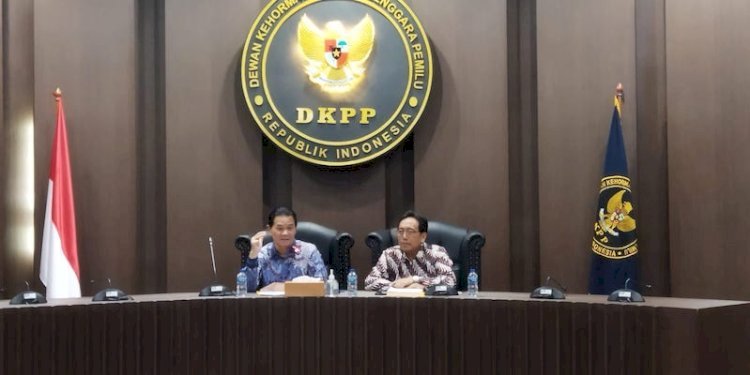 Ketua DKPP RI, Heddy Lugito (kiri)/RMOL