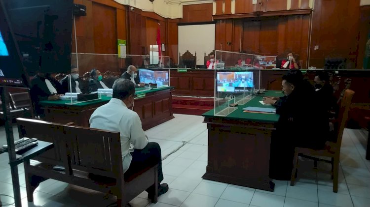 Terdakwa Abdul Haris menjalani sidang pembacaan putusan di PN Surabaya/RMOLJatim