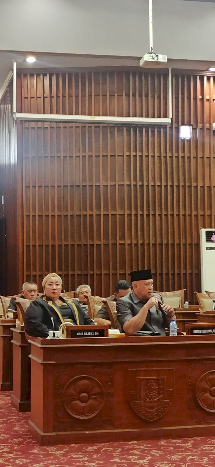 Anggota DPRD Provinsi Bengkulu, H Herwin Suberhani saat mendesak Pemprov perbaiki jalan Provinsi di Kabupaten Kaur/RMOLBengkulu