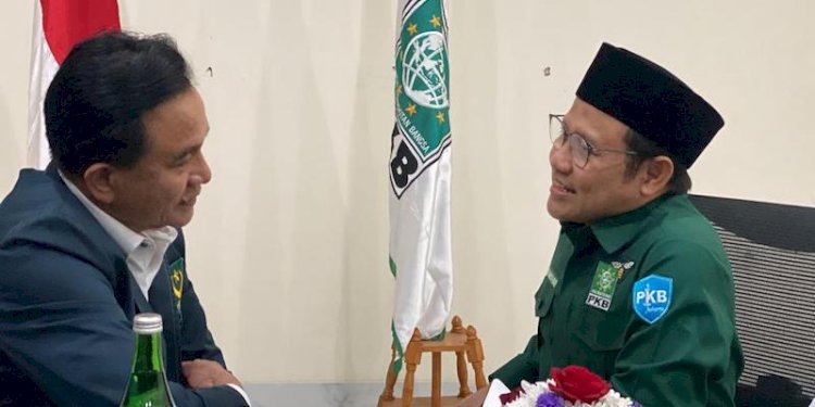 Ketua Umum DPP PKB Abdul Muhaimin Iskandar saat berbincang dengan Ketua Umum DPP PBB, Yusril Ihza Mahendra/RMOL