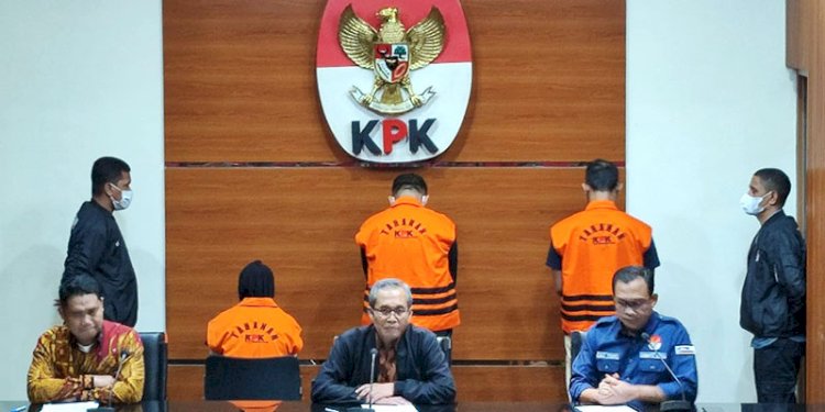 Wakil Ketua KPK, Alexander Marwata saat mengumumkan tersangka/Ist