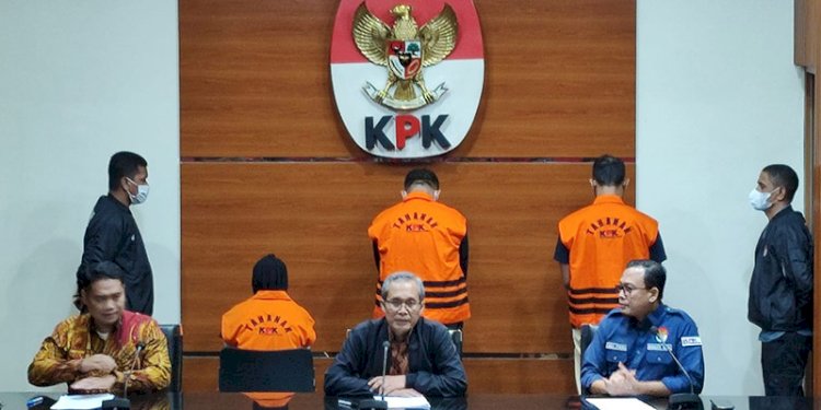 Konferensi pers penetapan tersangka terhadap Bupati Kepulauan Meranti, Muhammad Adil, oleh KPK, Jumat malam (7/4)/RMOL