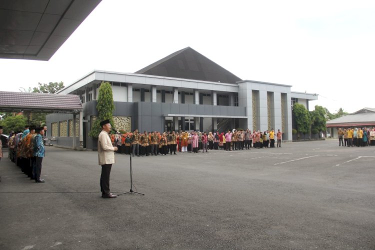 Apel perdana usai cuti bersama lebaran, Kamis (27/4/2023) di halaman Kantor Gubernur Bengkulu/MC