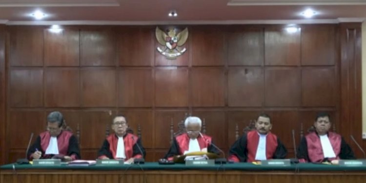 Majelis Hakim Pengadilan Tinggi DKI Jakarta saat membacakan putusan banding Irjen Teddy Minahasa/Repro