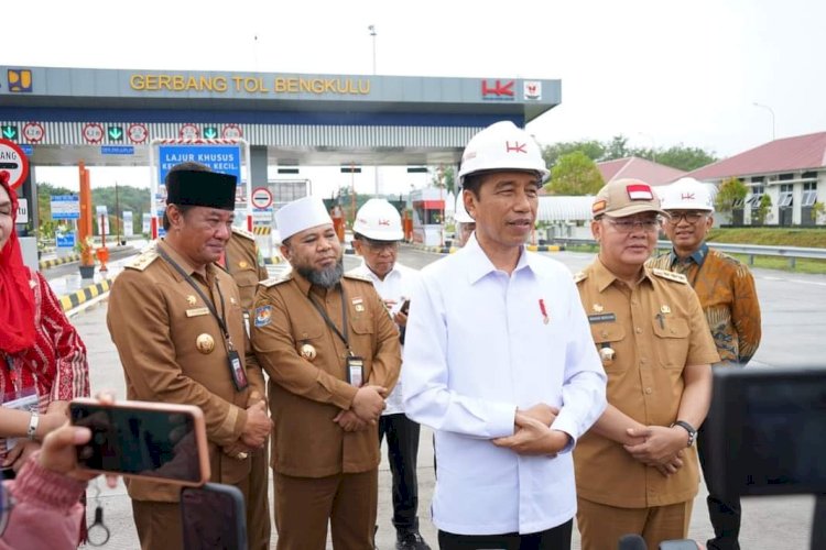 Presiden Jokowi usai meresmikan jalan Tol Bengkulu - Taba Penanjung, Kamis (20/7)/Ist