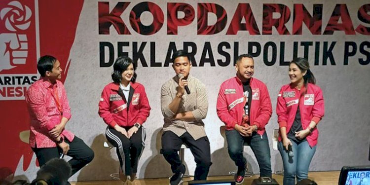 Ketua Umum PSI, Kaesang Pangarep, saat melakukan konferensi pers bersama elite PSI lain di Jakarta, Senin (25/9)/Net