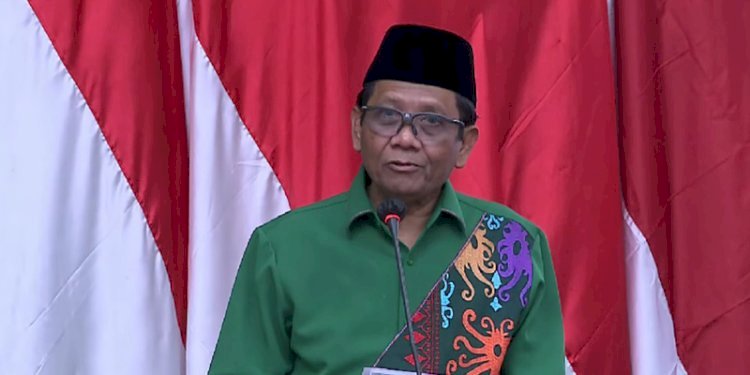 Menko Polhukam, Mahfud MD, memberikan sambutan usai didaulat sebagai bakal calon wakil presiden mendampingi Ganjar Pranowo pada Pilpres 2024/Repro  