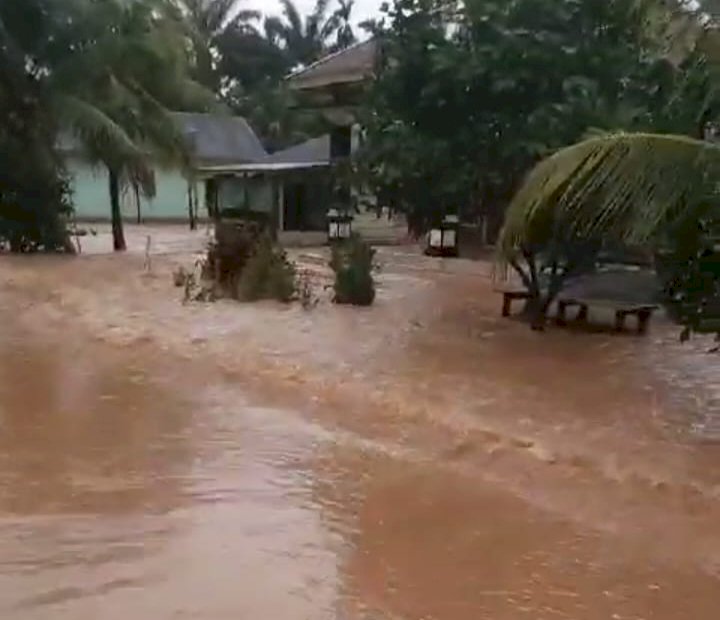 Ruas jalan dan rumah warga yang terkena banjir/tangkapan layar/Ist