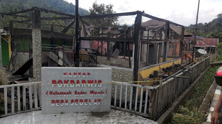 Kantor Desa dan Pokdarwis Sebelat Ulu, terbakar/Ist
