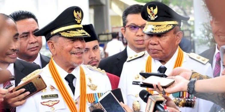 Gubernur Maluku Utara, Abdul Gani Kasuba (kiri)/Net