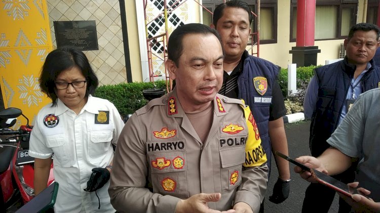 Kapolrestabes Palembang Kombes Pol Harryo Sugihhartono didampingi Kasi Humas Kompol Evi dan Kasat Reskrim AKBP Haris Dinzah/RMOLSumsel.id