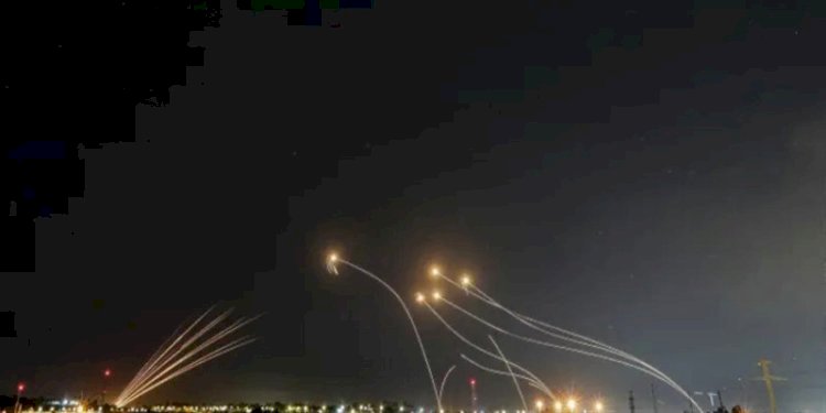 Roket yang diluncurkan ke wilayah Israel pada malam pergantian tahun baru 2024/Net  