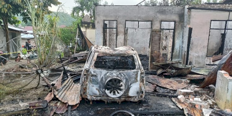 Foto rumah Junaidi Marpaung yang diduga dibakar OTK di Labuhanbatu/Ist 